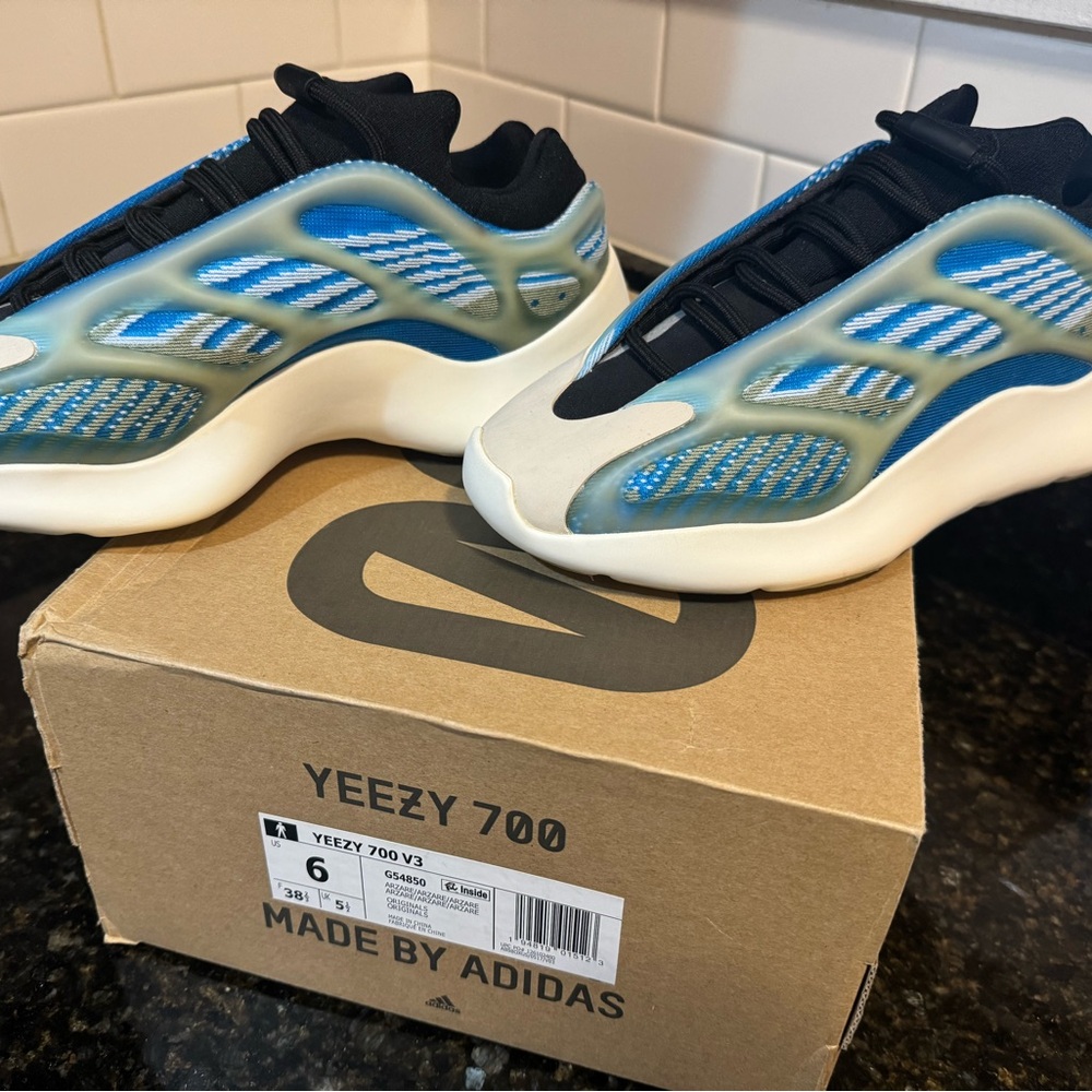 Adidas Yeezy 700 V3 Kids Sneakers - Blue and Black